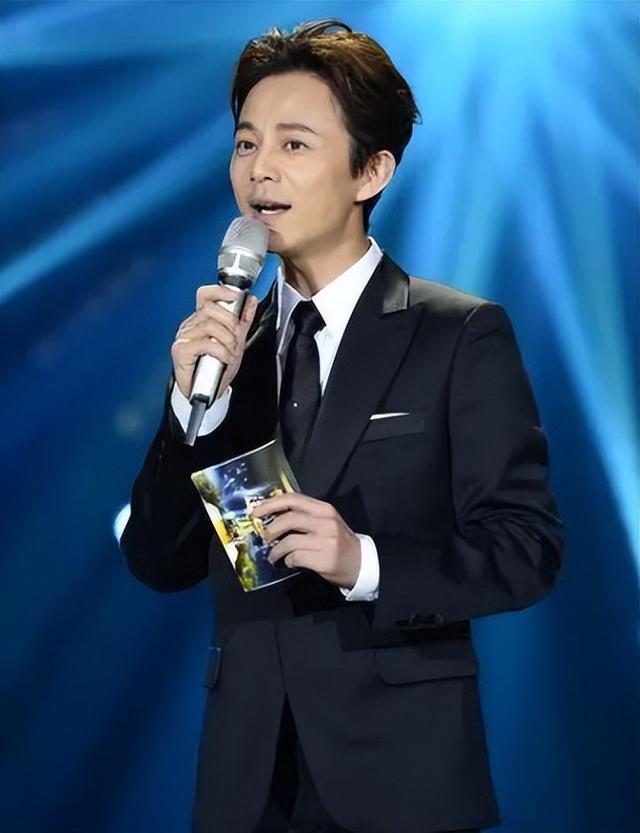 何炅一生的痛!撮合了一对不该成全的恋人,毁掉了女孩一生的幸福