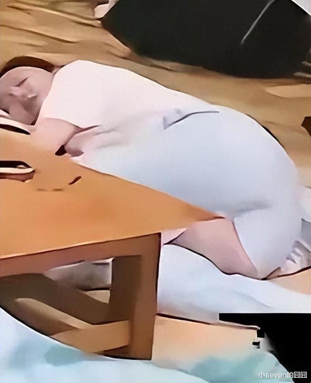 大S丑态曝光!具俊晔公布妻子居家状态,随意睡地板不顾形象