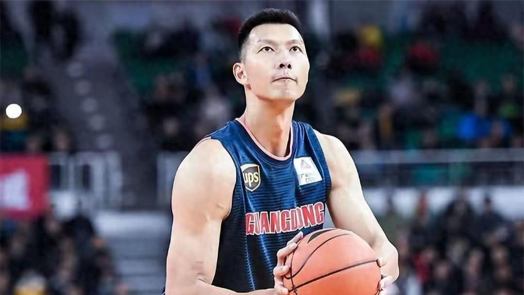 网传易建联嫖娼对象是男生，真容曝光，人称京城乔姐，年仅19岁