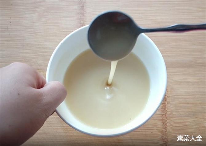 正宗手抓饼做法,和面不用水,一次做12张冻起来,早餐3分钟搞定