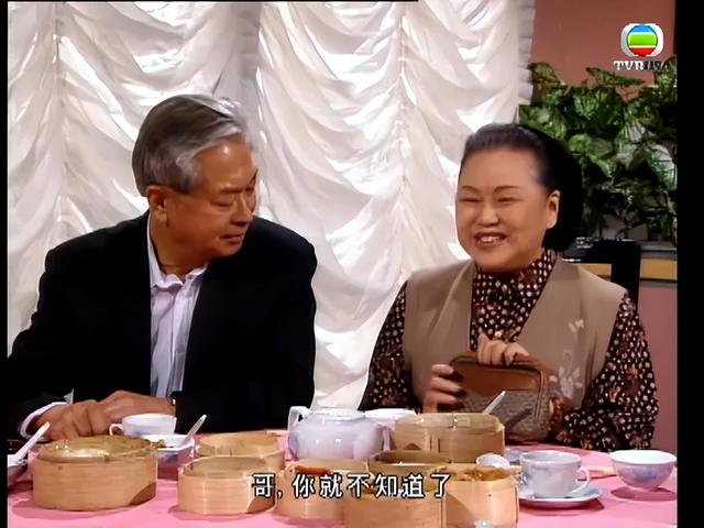 担心！92岁TVB资深演员家中晕倒，幸被工人及时发现入院治疗
