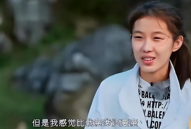 巨婴刘思琦:16岁仍要亲妈喂饭,月零花钱过十万,如今过得怎么