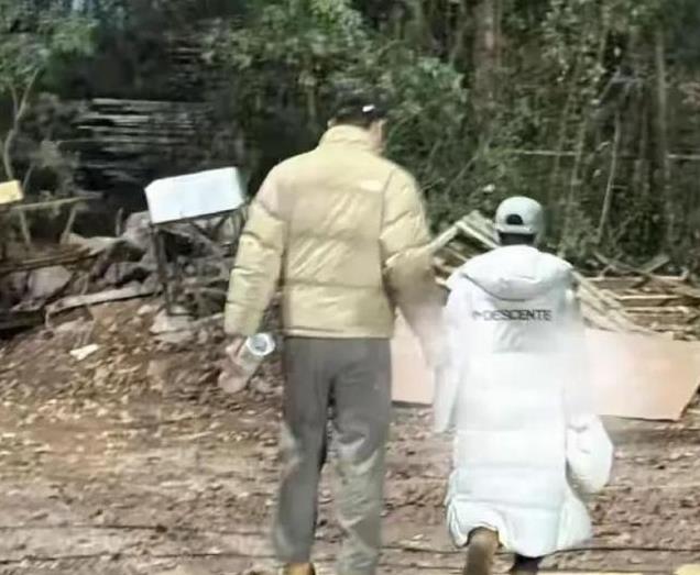 郭敬明变老了！近况堪忧，瘦弱的像小老头，至今欠孟子义一个道歉