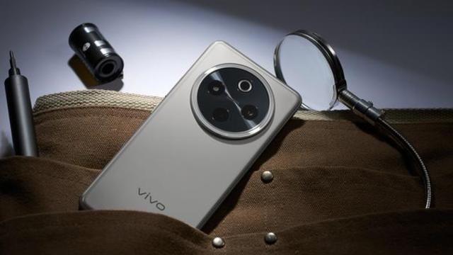 vivo豁出去了，6500mAh+等深四曲屏，发布三个月跌至1207元