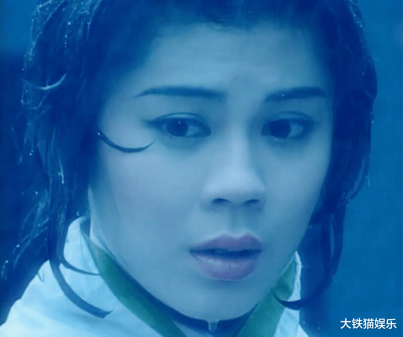 小时候觉得任盈盈老气,配不上吕颂贤,后来她换个造型美得不像话