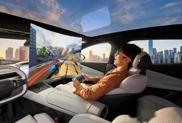 华为刚发的6万元电视，网友直言不如魅族眼镜，188寸大屏体验太爽