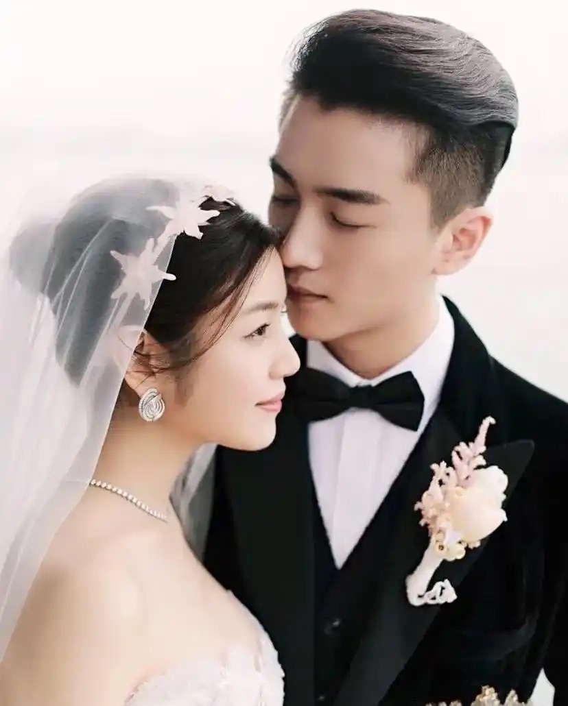 杨丞琳发声力挺陈妍希：尊重她的选择，作为姐妹会永远陪伴支持她