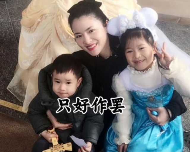 演员金蓉：拍戏赔1000多万，如今在苍蝇馆打工，勉强养俩娃和老爸