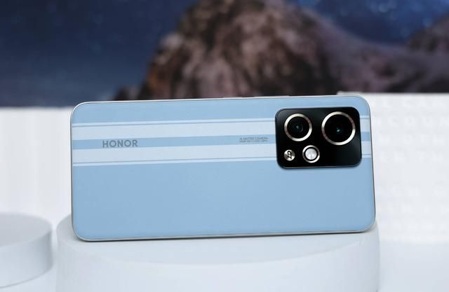 荣耀加速清仓,12GB+256GB跌至2028元,骁龙8Gen2+超帧独显