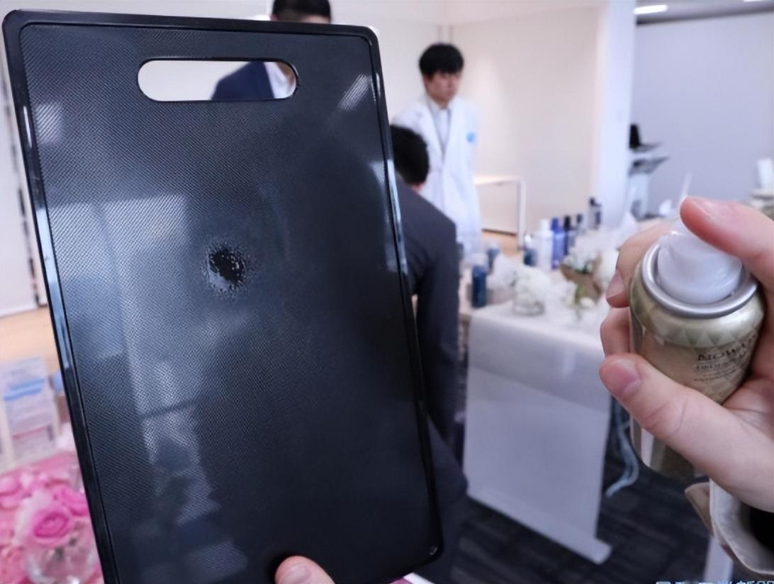 日本社畜体味引发全网热议，办公室变成“臭气熏天”？你能忍受吗？