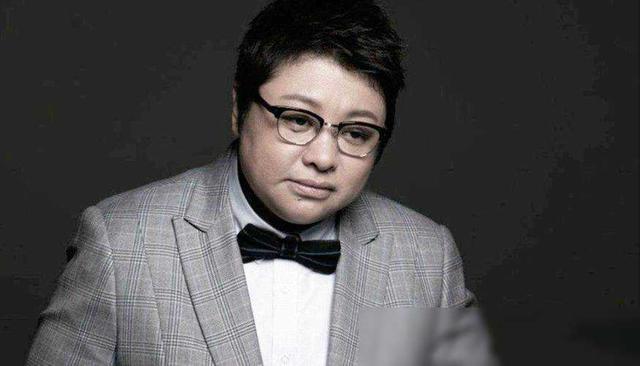 “骗”了我们30年，韩红父亲原来是家喻户晓的他难怪都不敢得罪