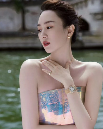 韩国高颜值身材一绝裴贞华为艺术献身力作，被誉为“韩国版童瑶”