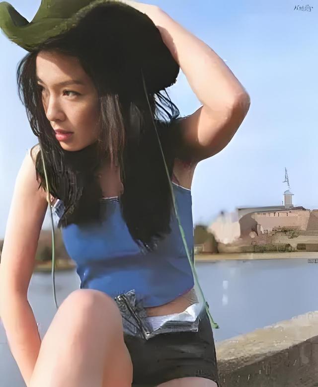 她是娱乐圈“最渣”的女演员，无缝衔接17个男人，49岁仍身材火辣