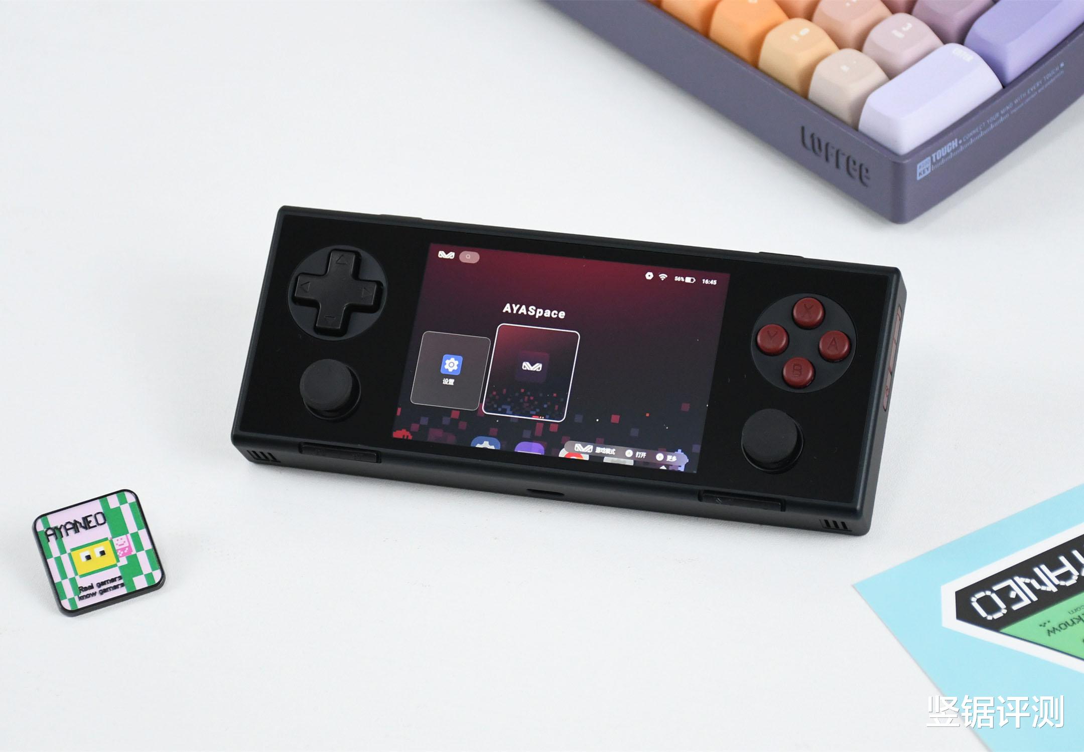 国产“3.5英寸屏”小尺寸游戏掌机:AYANEO Pocket MICRO简评