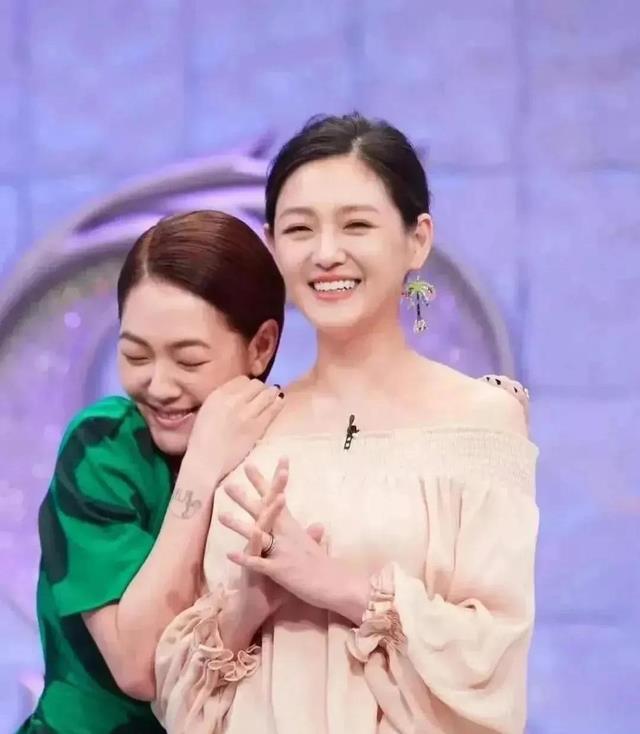 小S与具俊晔亲密照曝光!女儿采访说妈妈跟姨夫互动,爸爸不高兴