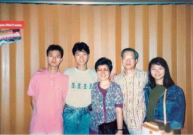 百家讲坛|《百家讲坛》文化明星现状：有人被抵制，有人去世，2人至今红火