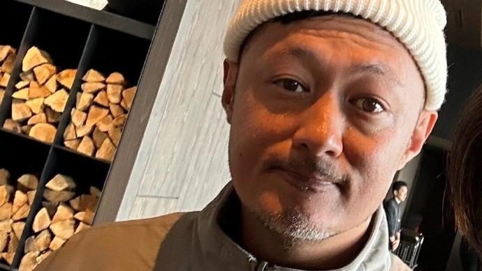 42岁余文乐容貌巨变吓一跳，胡子拉碴苍老太像赵本山，评论区沦陷