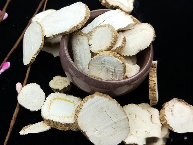 不管炖什么鸡,一只鸡放2克它,鸡肉鲜嫩没异味,越吃越想吃