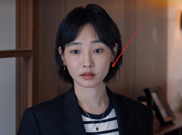 一屋子专业演员,硬是演不过蒋欣一个跨界的工人,糊不是没原因的