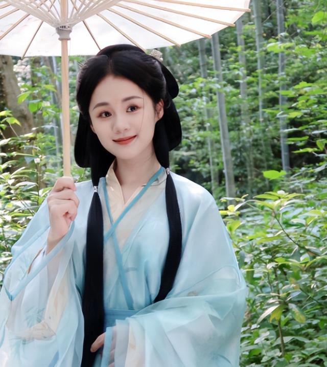 被压了五年的剧终于播出，但却跟《九重紫》撞档了，差距一目了然