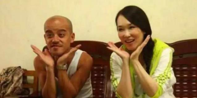 靠“光头强”走红的冯家六，娶美女开豪车，繁华过后现状令人唏嘘