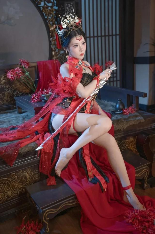 宁红叶赤皓新囍cos,肉肉大长腿,太勾人!