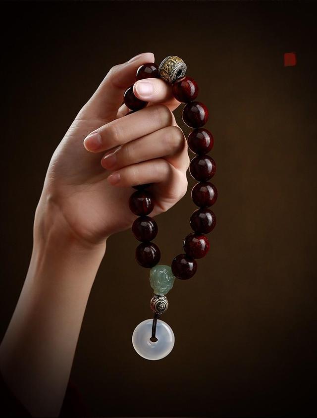 文玩手串搭配指南:教你如何搭出高级感!