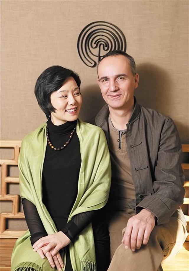 离婚原因曝光！背刺王菲的龚琳娜，早在综艺里埋下日后苦果！