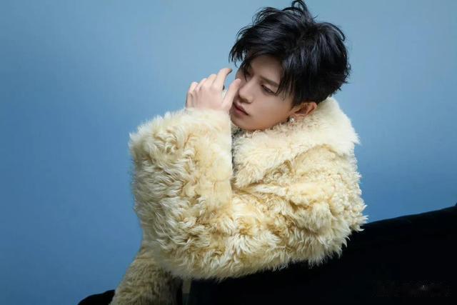 跨年晚会一夜，最帅男艺人洗牌，酷盖登顶，于适第9嘉伦第8李现6