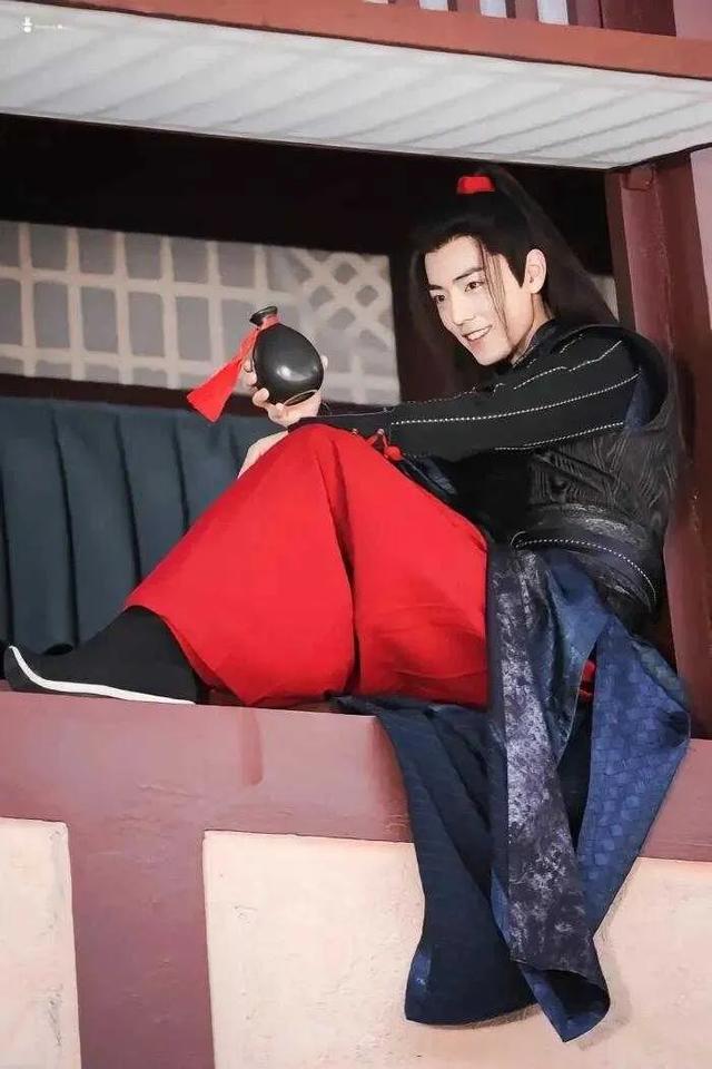 肖战登《中国银幕》杂志:年少更爱杨过，如今更贴郭靖！