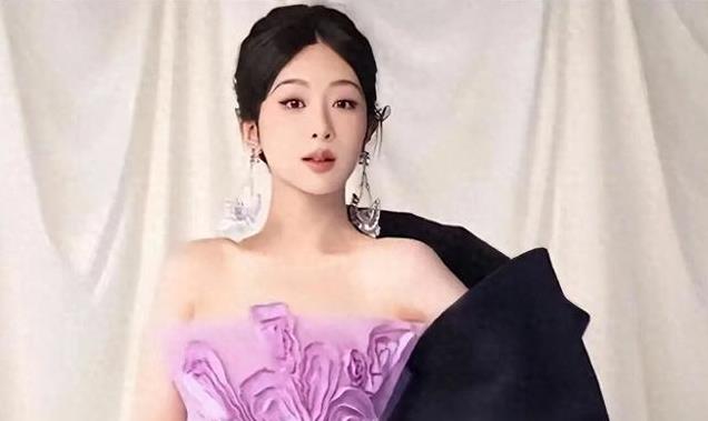 赵露思的照片引热议，网友表示主要是嘴巴，割大了回不去了