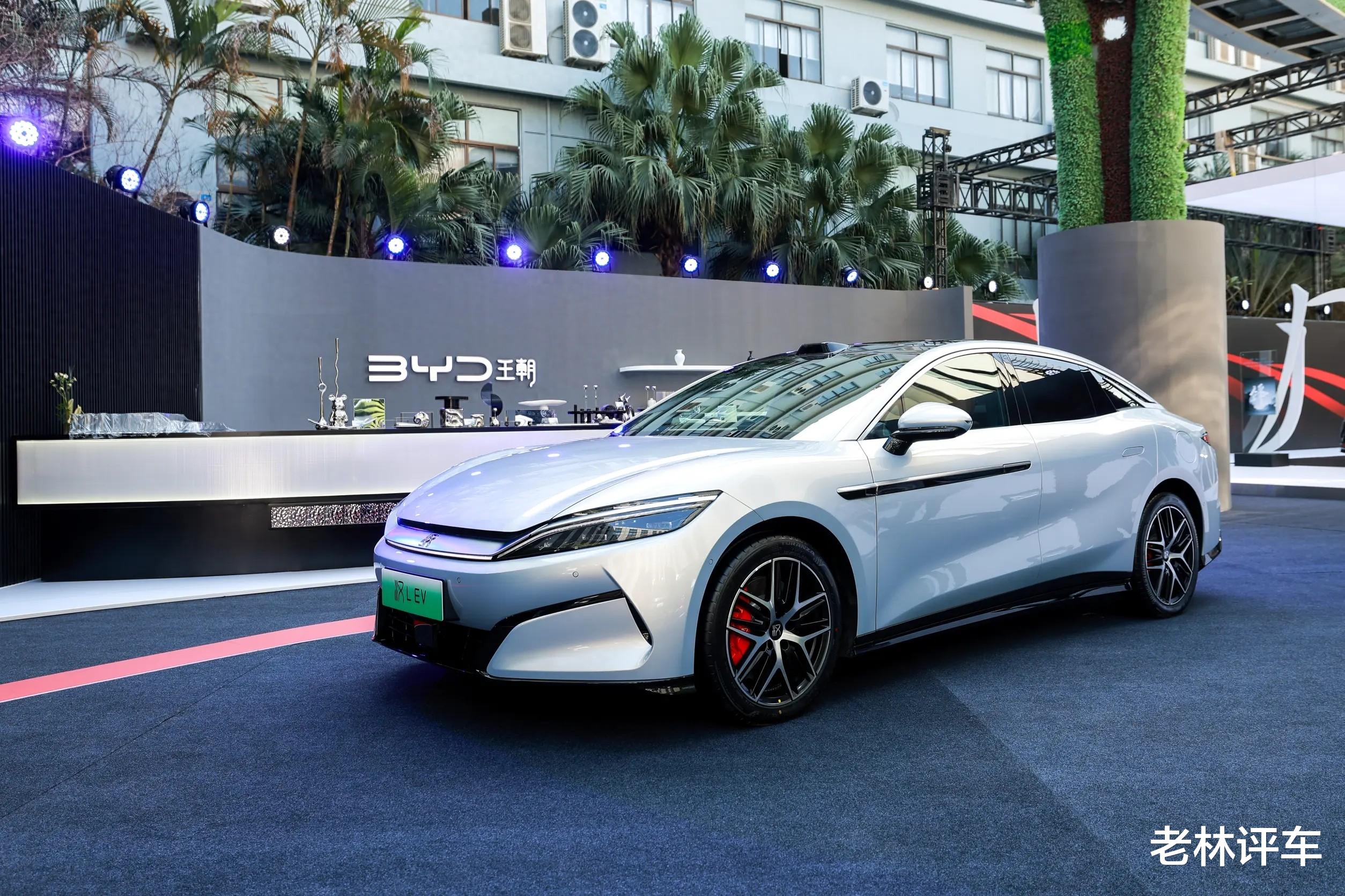 比亚迪推出“王炸”车型，定位C级车，拥有1102马力，2.7秒破百