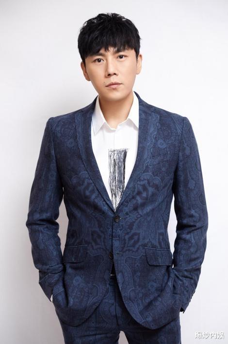 2008年，伊能静绿了庾澄庆，黄维德说：对方主动的，我是受害者