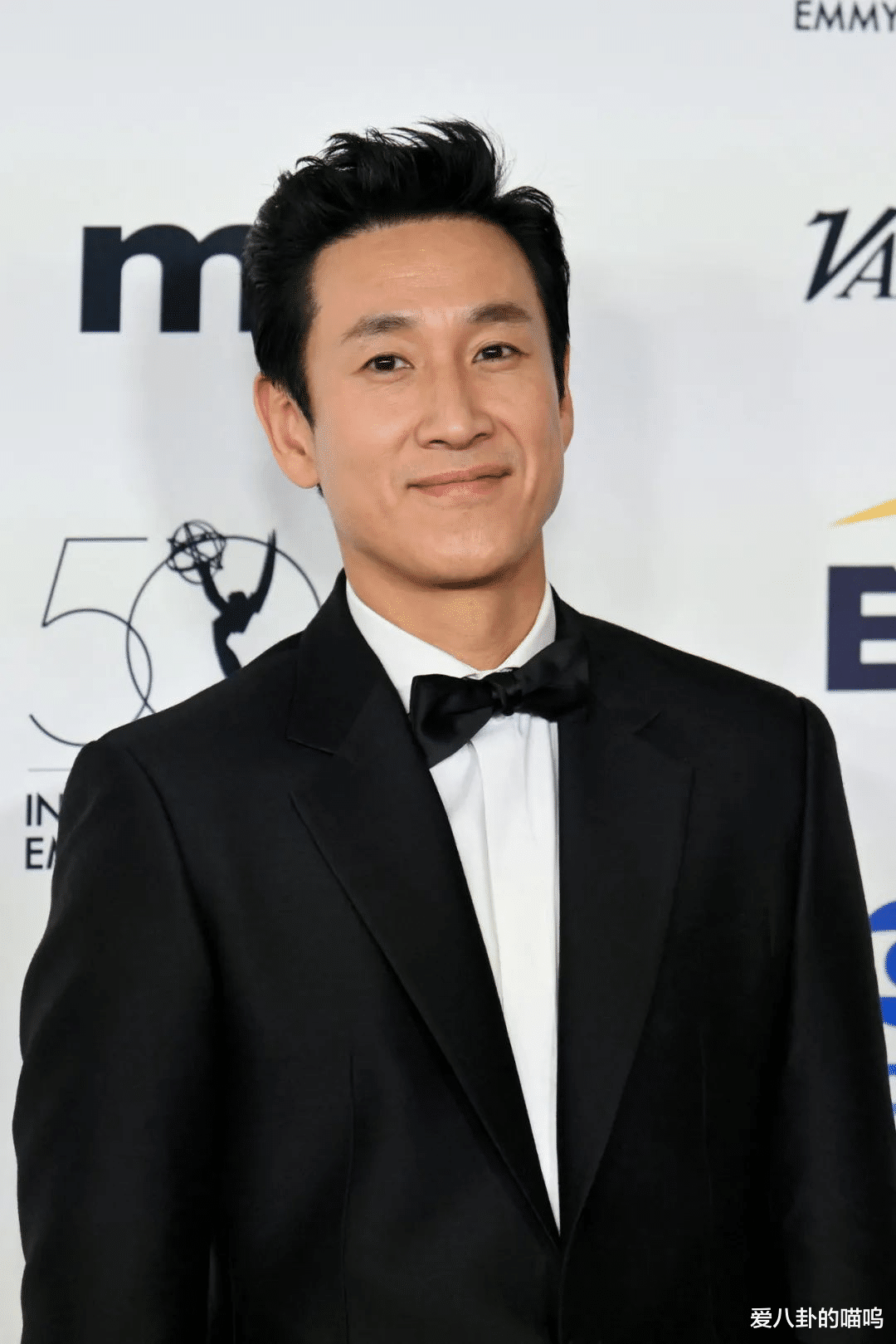 T-ara前成员李雅凛家中自杀，前夫曾家暴她，而且还对着孩子尿尿