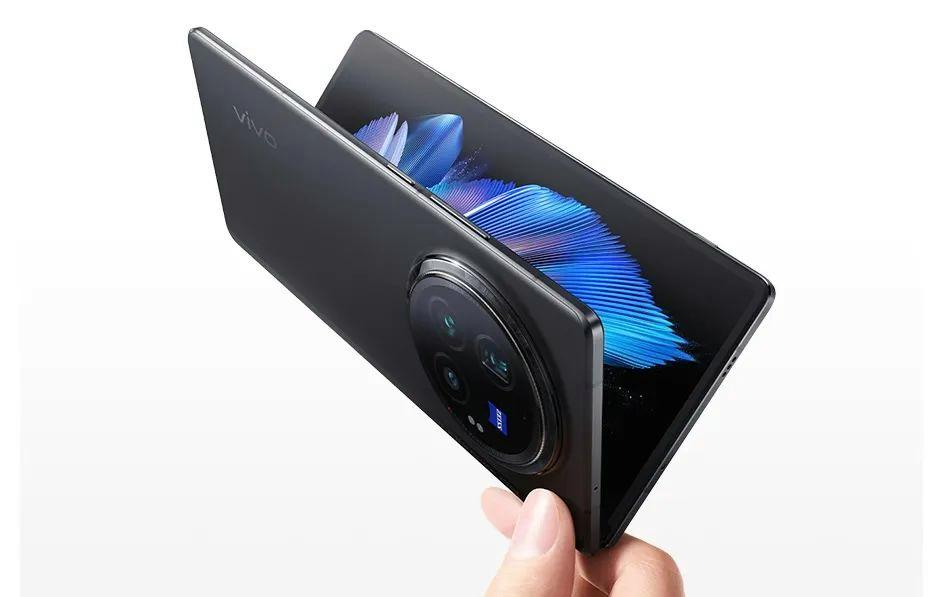 1分钟成交额5.8亿，一款发布8个月都没有被超越的折叠屏手机！