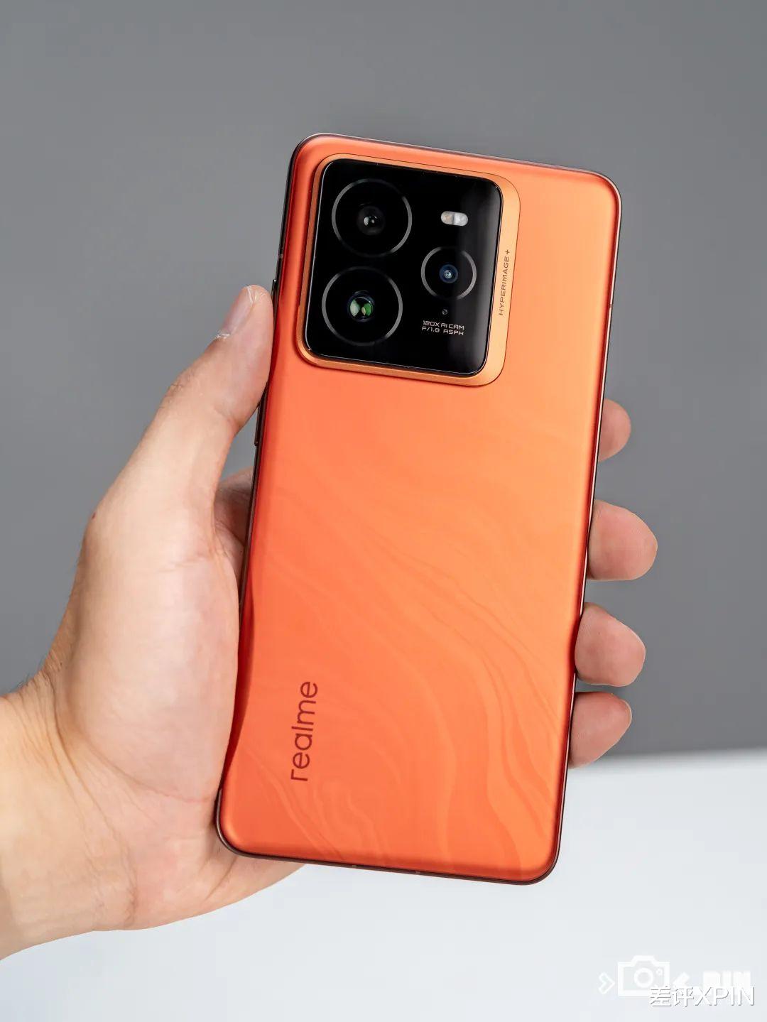 年度性价比手机,可能要被真我 GT7 Pro 预定了