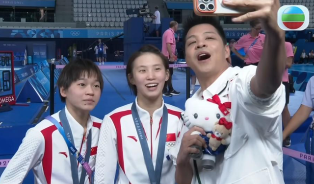 TVB记者对全红婵摸头求抱抱,被指无礼?网友:看清楚他是谁