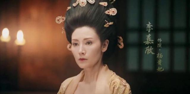 每月200万不够花?李嘉欣夫妇亏本卖房,昔日过亿豪宅只卖6000万