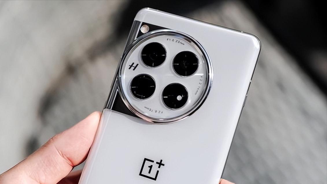 顶配24GB+1TB，2K屏+超声波指纹+骁龙8Gen3，双11期间加速清仓