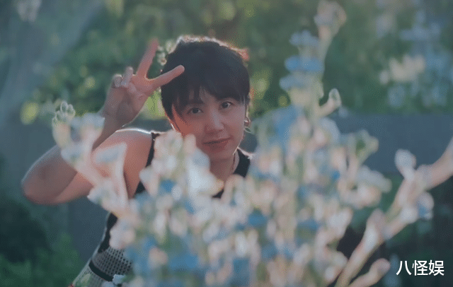 黄磊一家为儿子庆生，俩女儿太出众，弟弟活在姐姐光环下成小透明