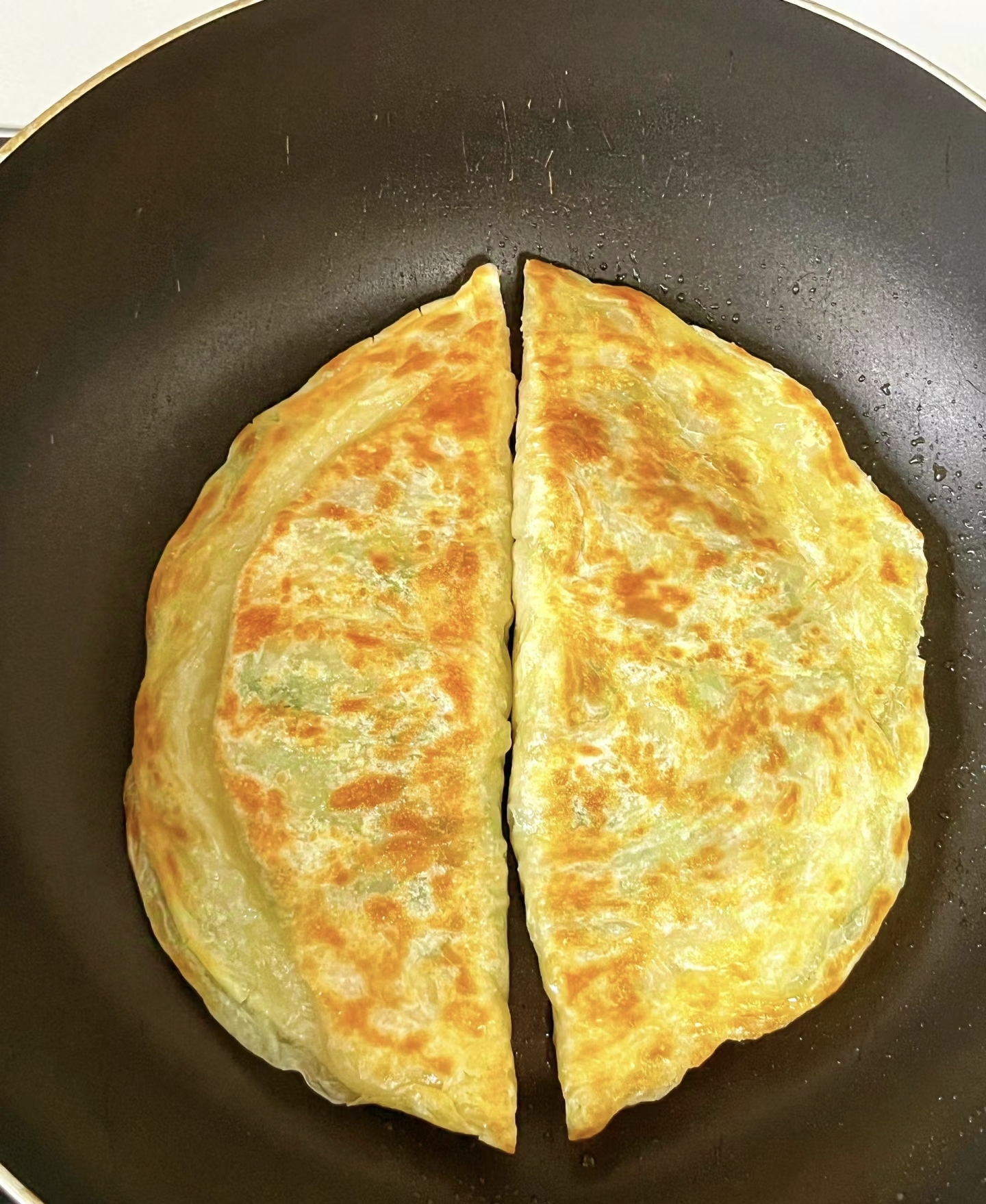 酥脆外皮，鲜香内馅：完美韭菜盒子制作指南