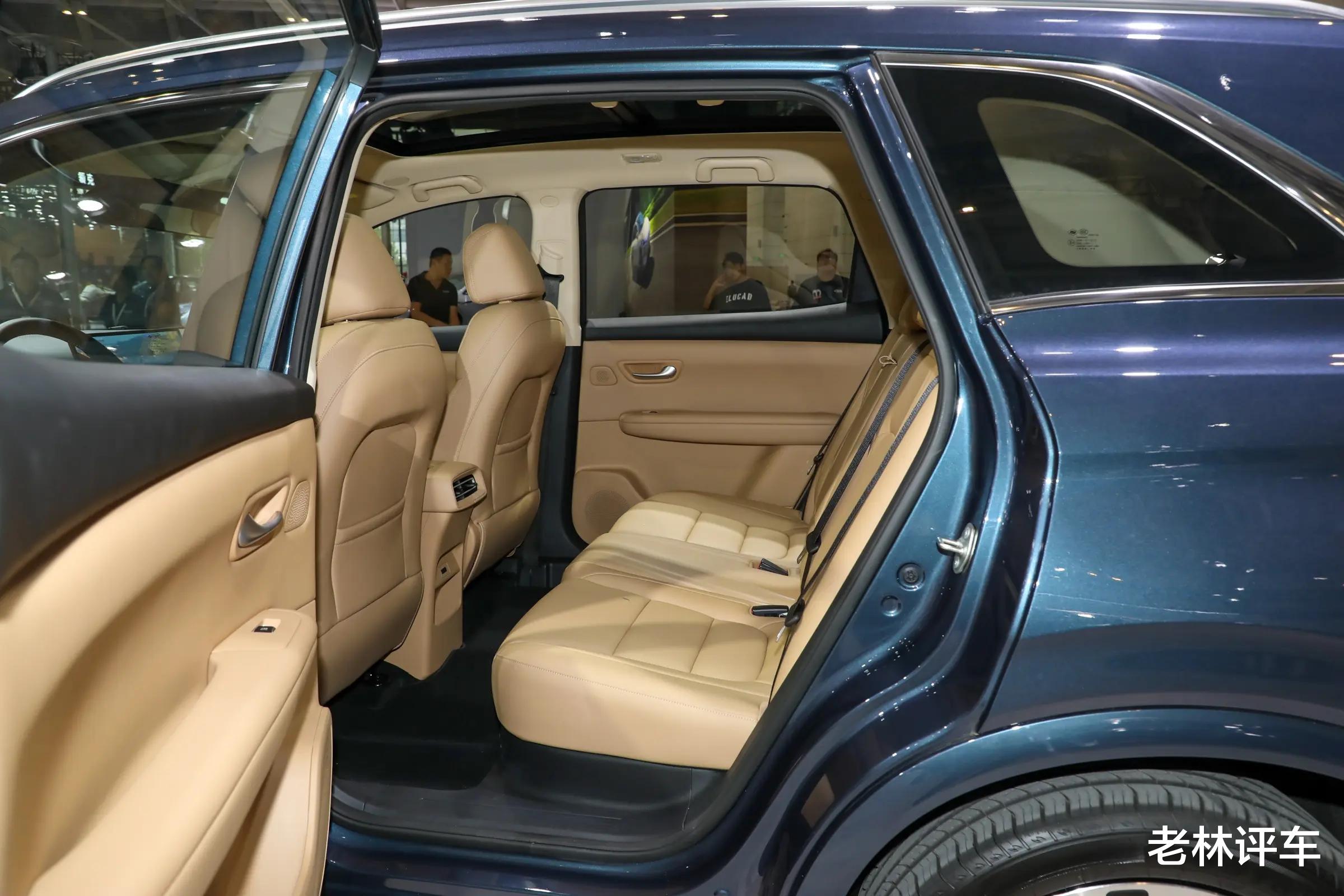 不靠华为赋能的“问界M7”还不到10万，7.8秒破百，后排真宽敞