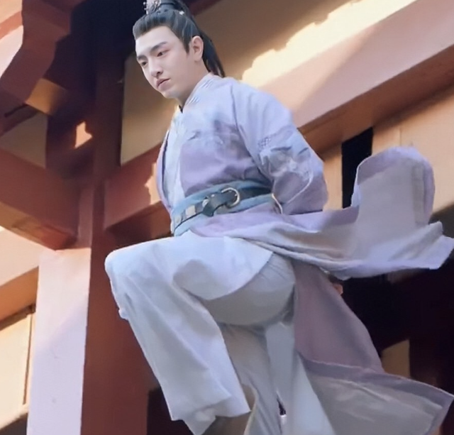 长相磕碜却演“绝世美男”,丑不自知的5位男星,究竟哪来的自信