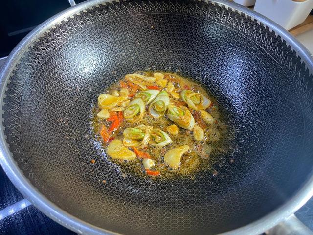 三伏天，外行人吃羊肉，行内人都吃它，高蛋白低脂肪，补钙又补脑