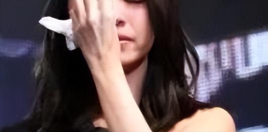 姚晨突然官宣离婚!震惊娱乐圈:假装深情20年,终于装不下去了