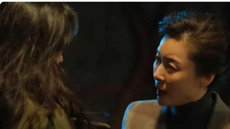 张艺谋的担心是对的!当“整容脸”的风吹进央视,连郑晓龙都翻车