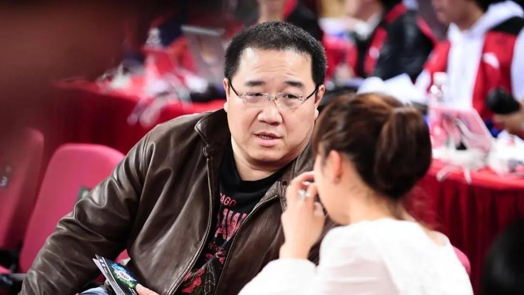 拒认巴图20年，爷爷葬礼也不让出席，如今满脸悔恨想要重来