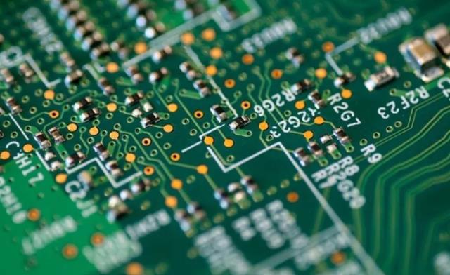 美国发出全球通缉令,逮捕中国芯片科学家陈正坤,现在怎么样了