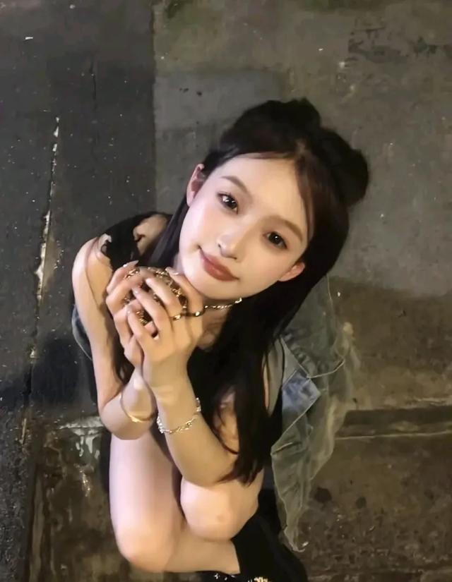 王思聪戴2300万手表证明自己不穷,4个女生靠他流量赚钱