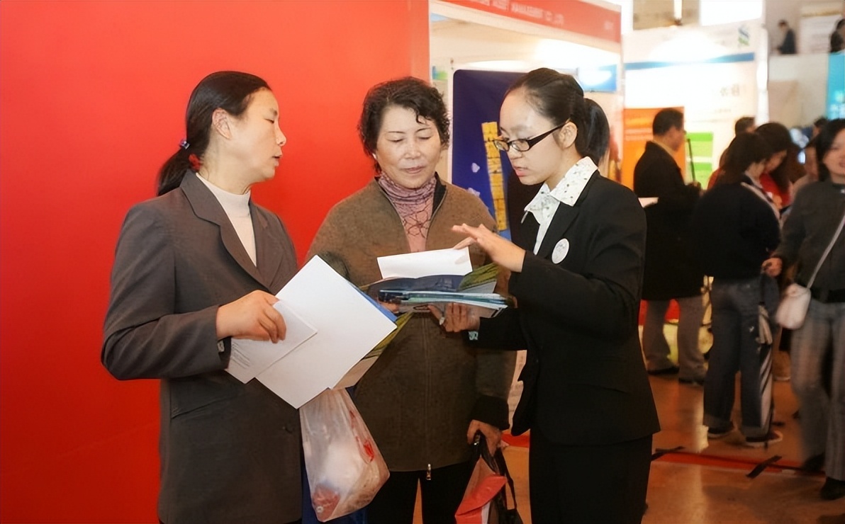 保险公司年收入上亿，为什么还要一直招聘新员工呢？原因很现实